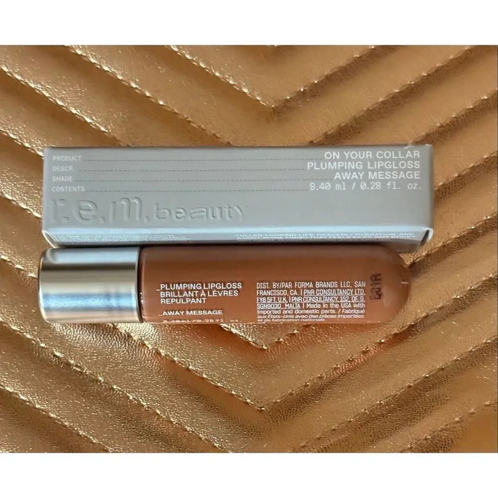 r.e.m. BEAUTY - NWTIB - On Your Collar Plumping Lip Gloss in 